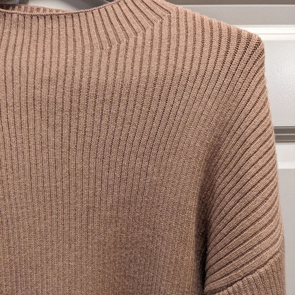 Moodie mock neck balloon sleeve sweater- size large
